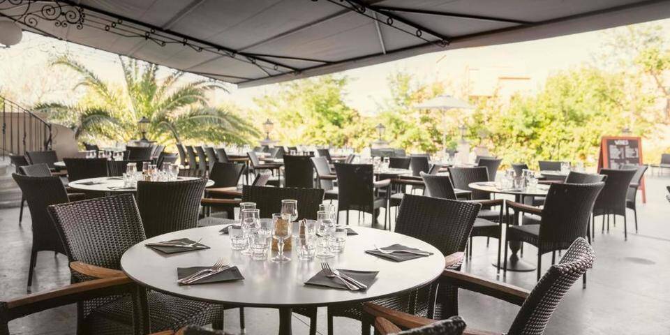 restaurant