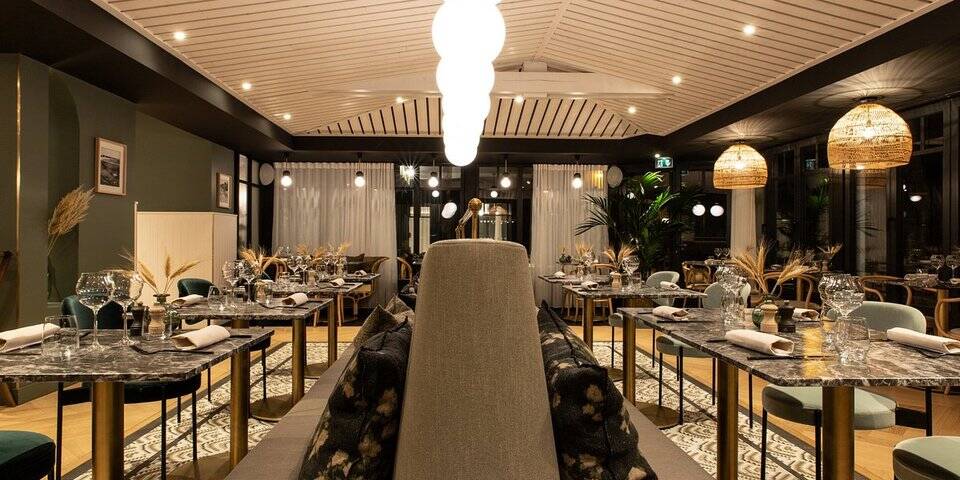 restaurant