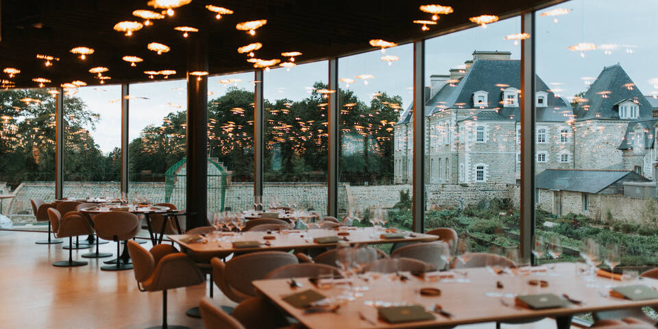 restaurant