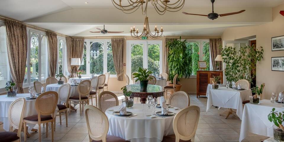 restaurant