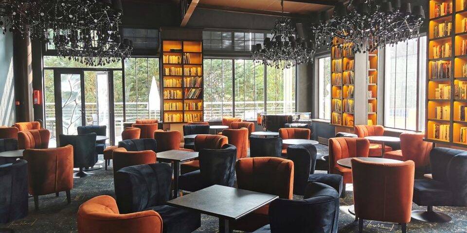 restaurant