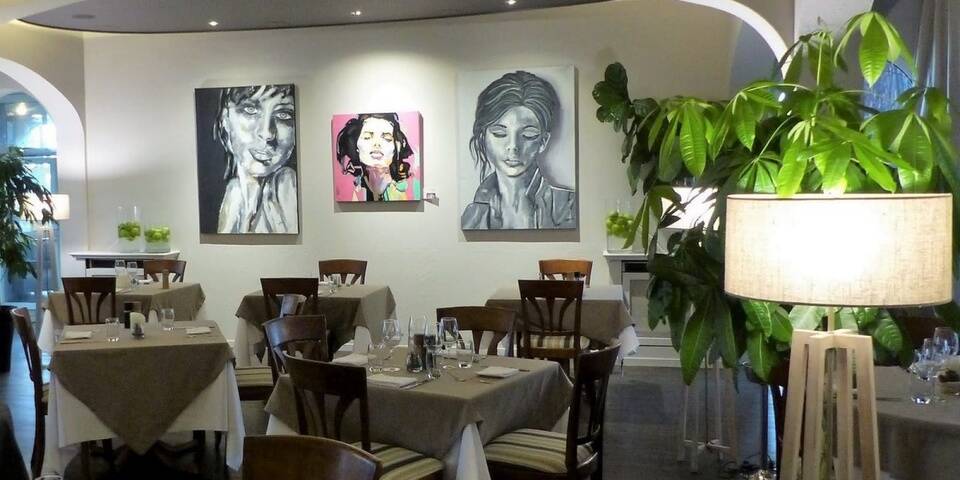 restaurant
