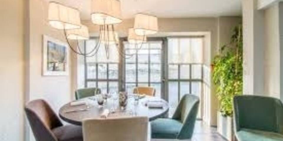 restaurant