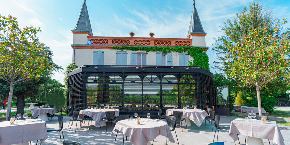 restaurant