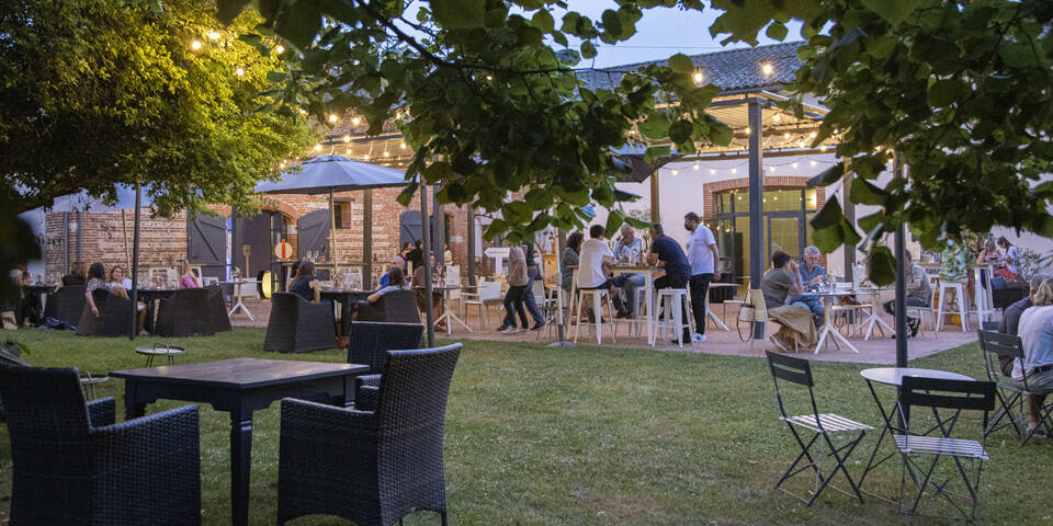 restaurant