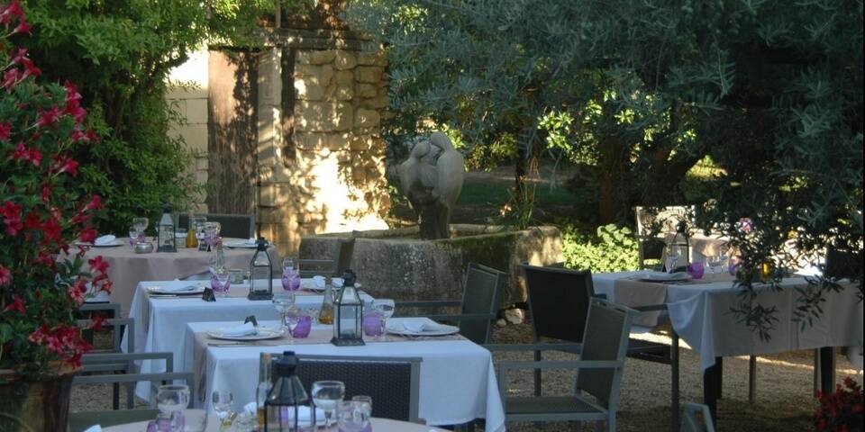restaurant