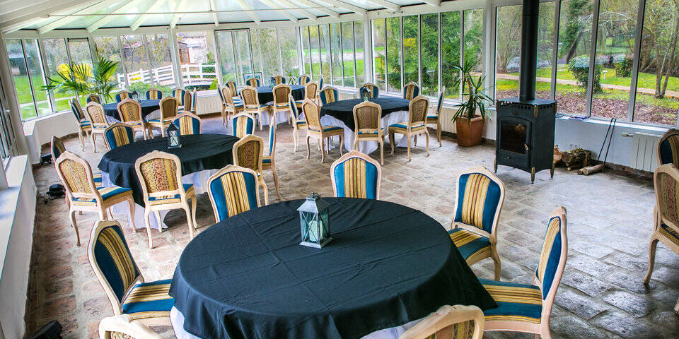 restaurant