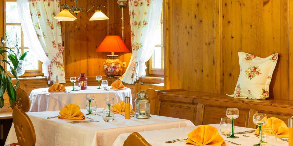 restaurant
