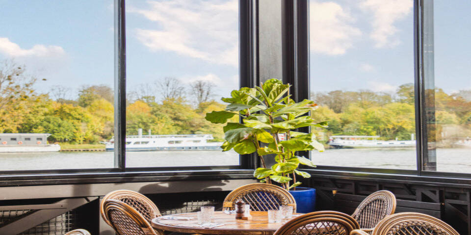 restaurant