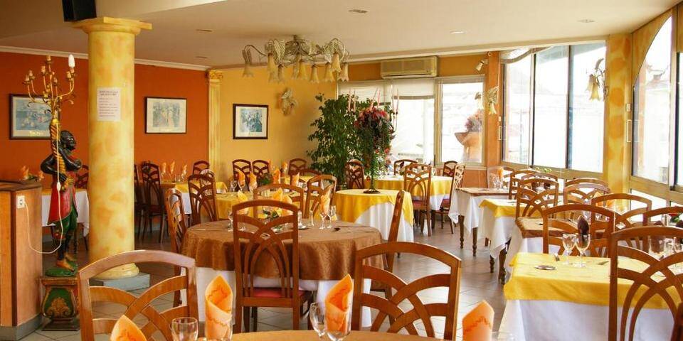 restaurant