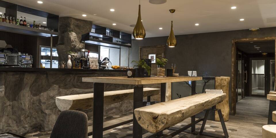 restaurant