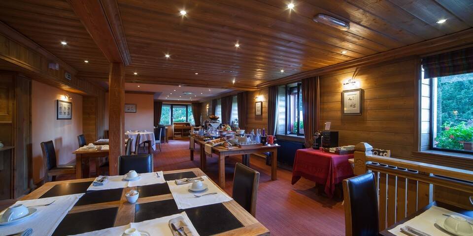 restaurant