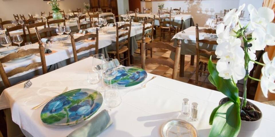 restaurant