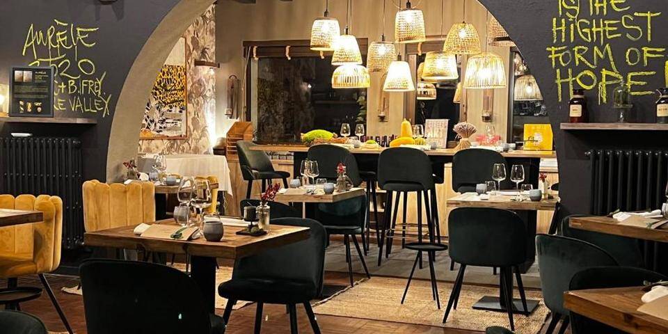 restaurant