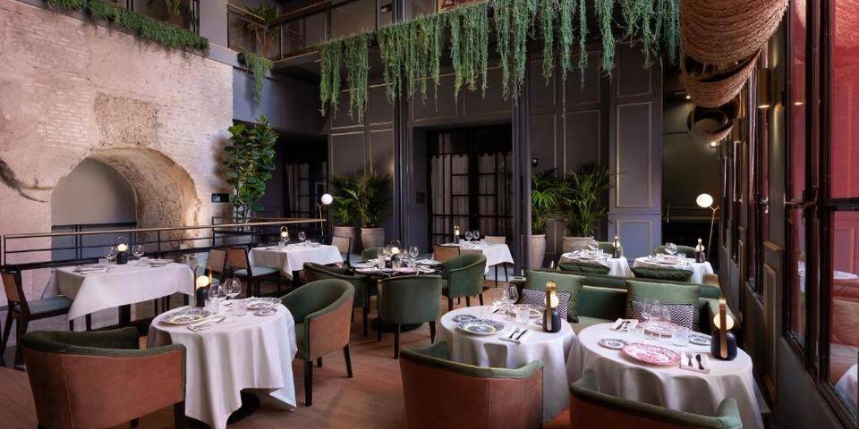 restaurant