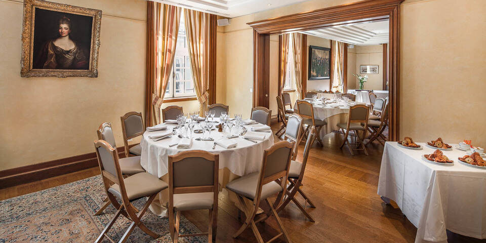 restaurant