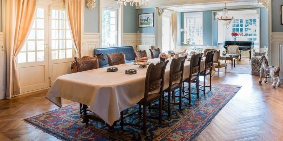 restaurant