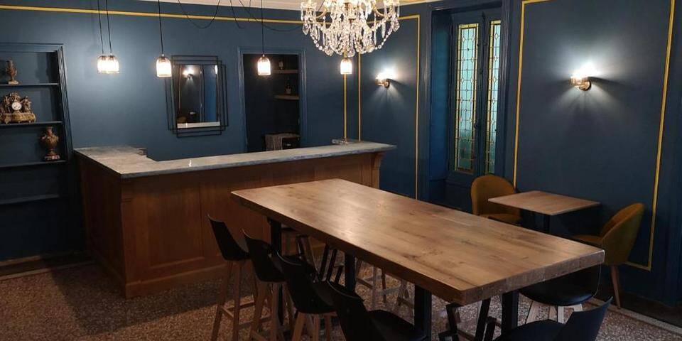 restaurant