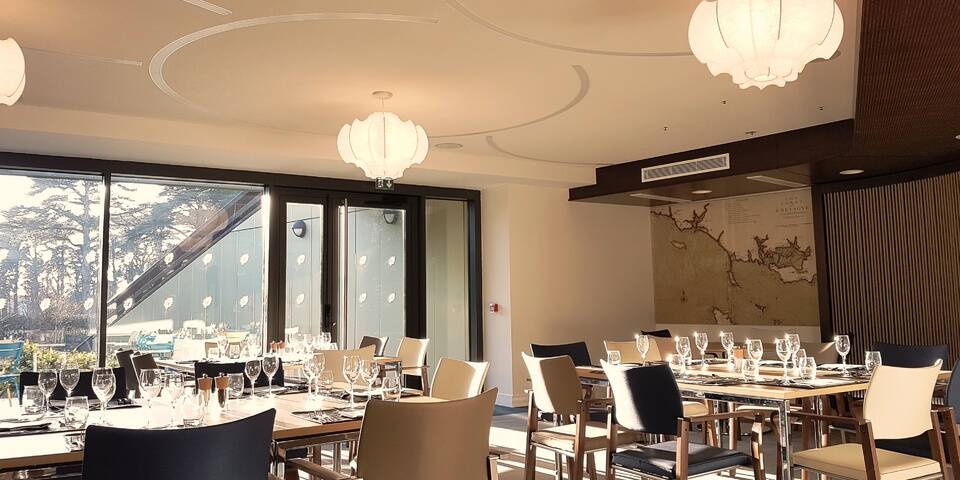 restaurant