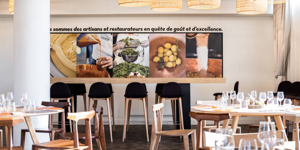 restaurant