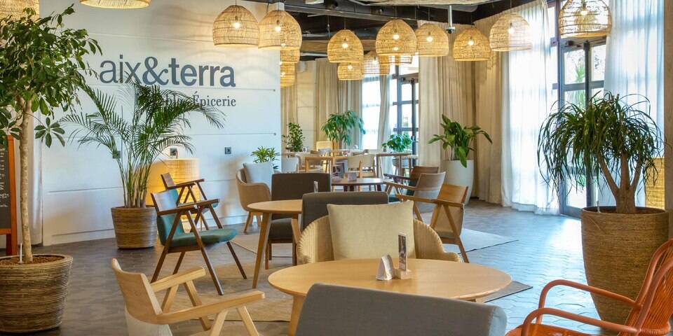 restaurant