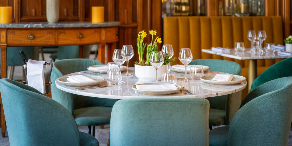 restaurant