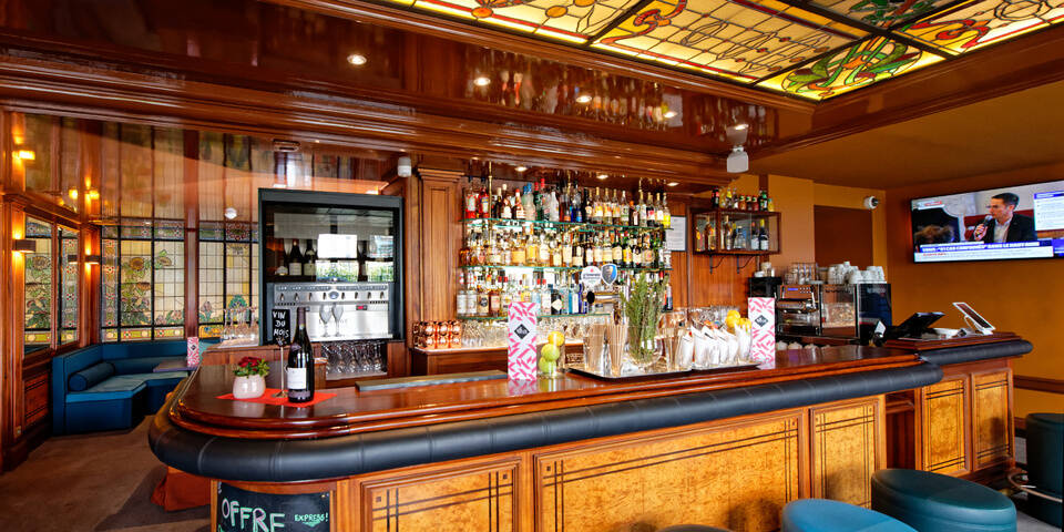 restaurant