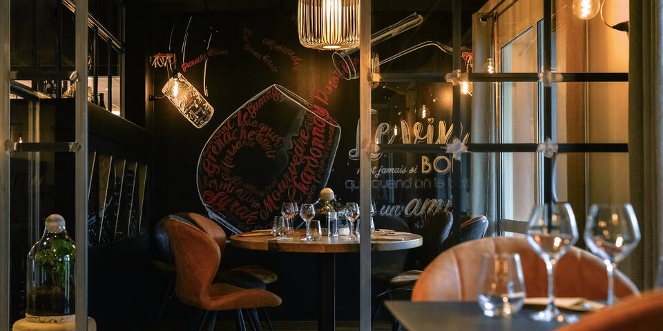 restaurant