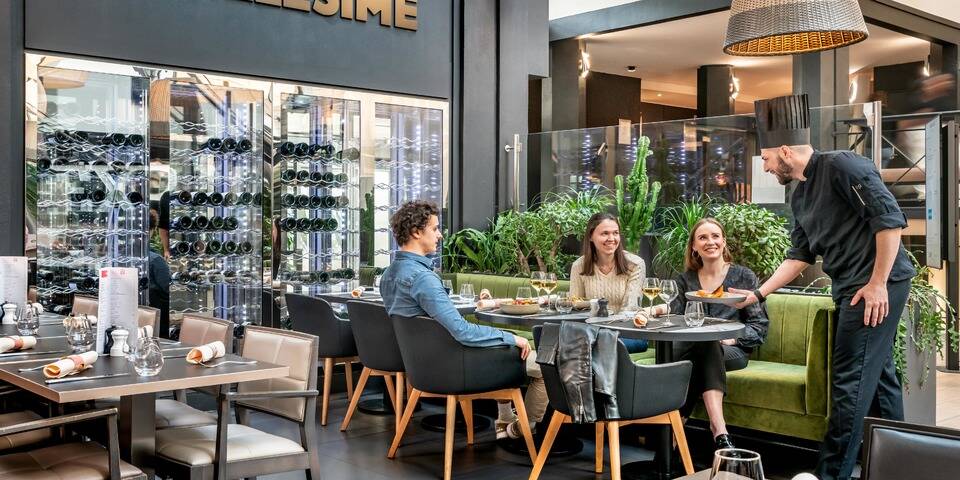 restaurant