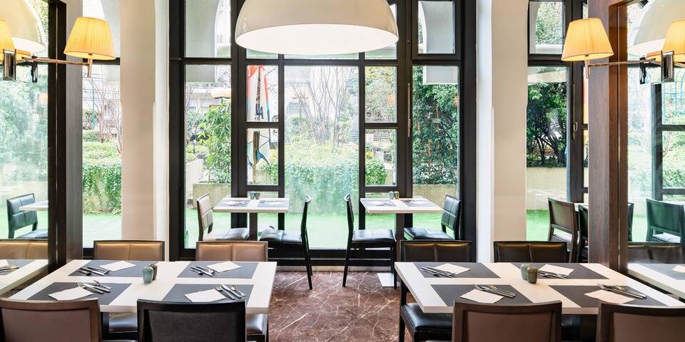restaurant