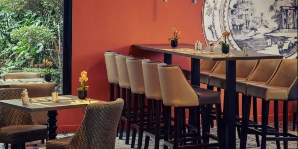 restaurant