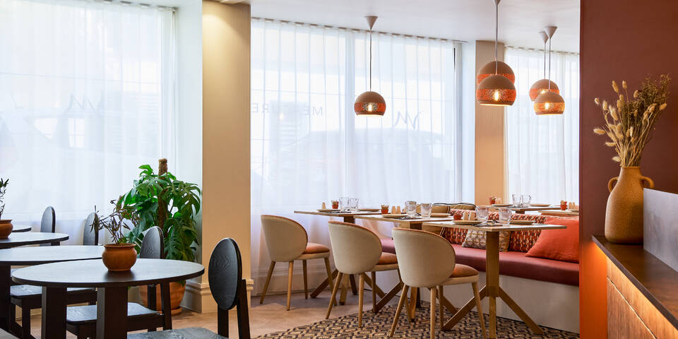 restaurant