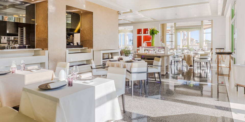 restaurant