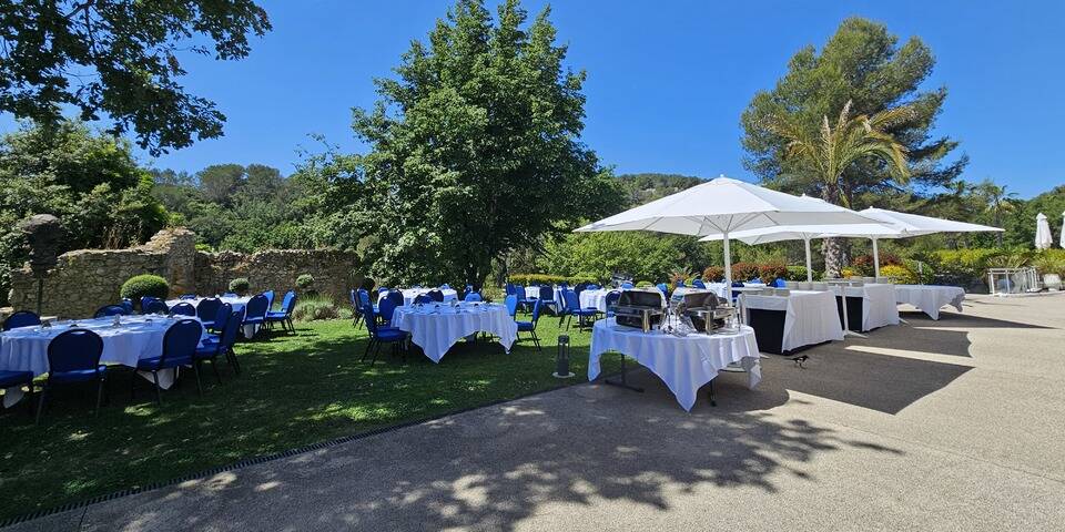 restaurant