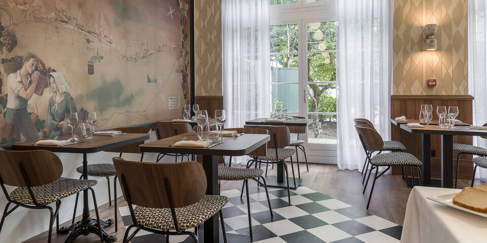 restaurant