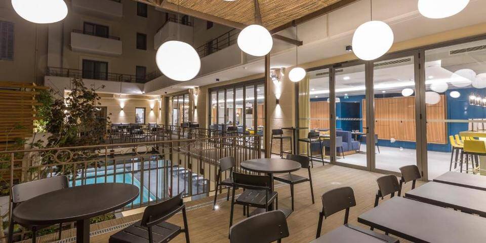restaurant