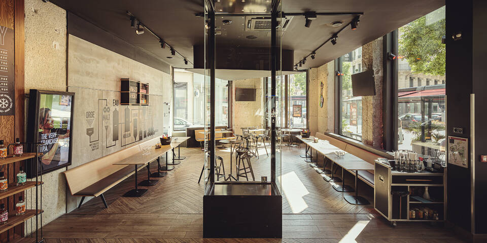 restaurant
