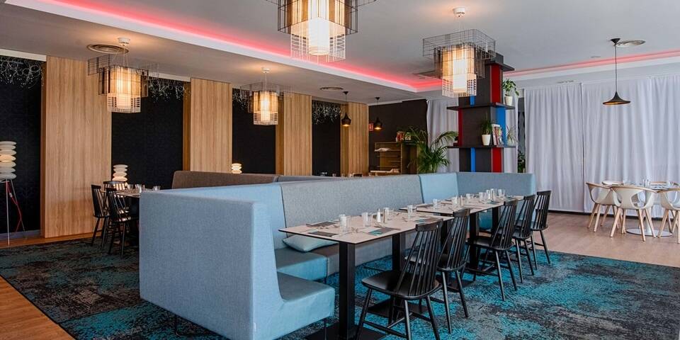 restaurant