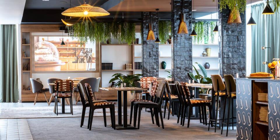 restaurant
