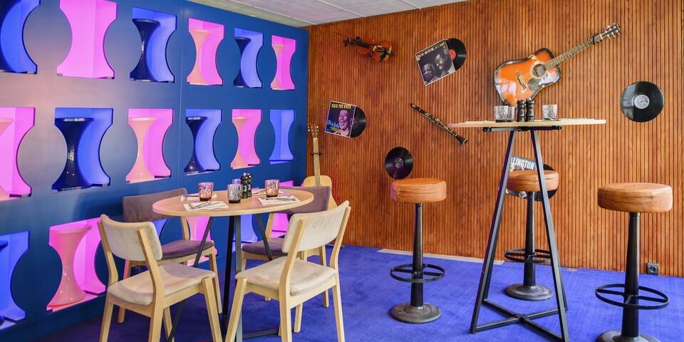 restaurant