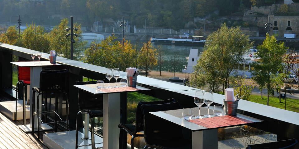 restaurant
