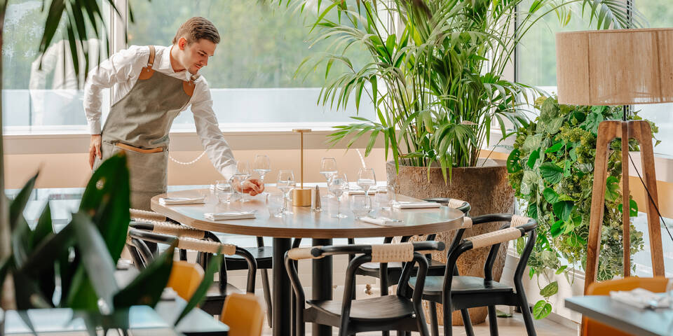 restaurant