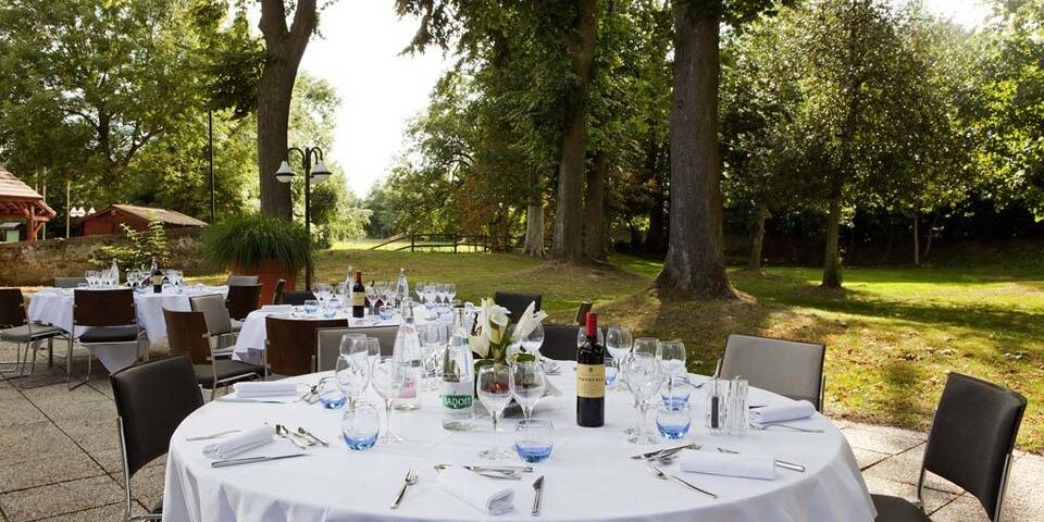 restaurant