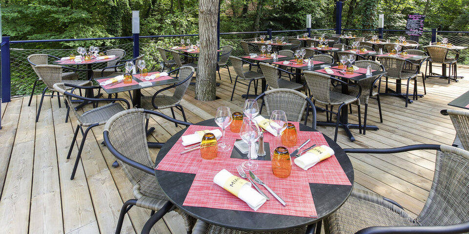 restaurant