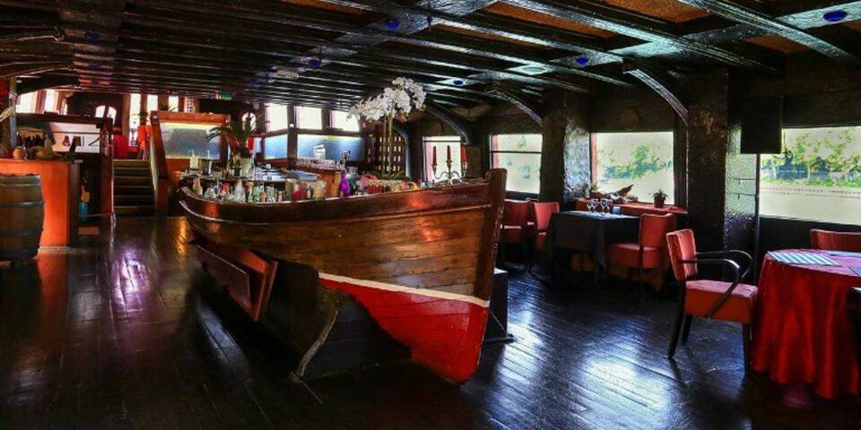 restaurant