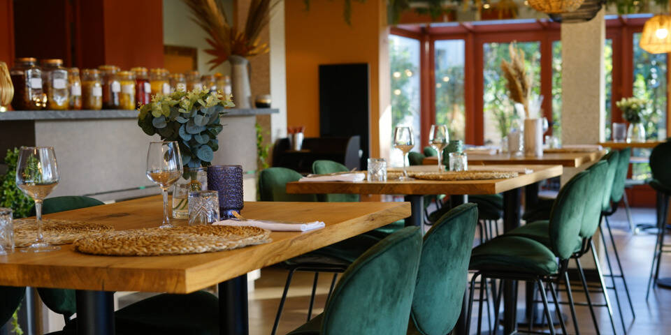 restaurant