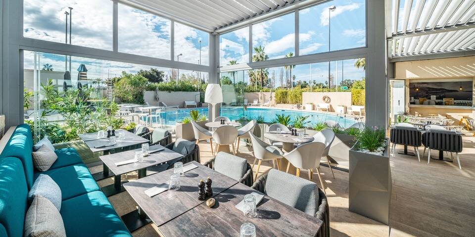 restaurant