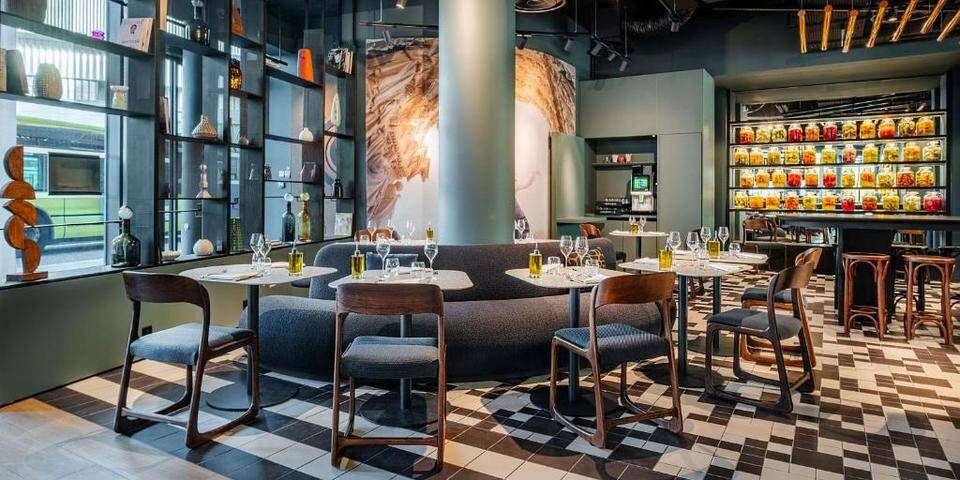 restaurant
