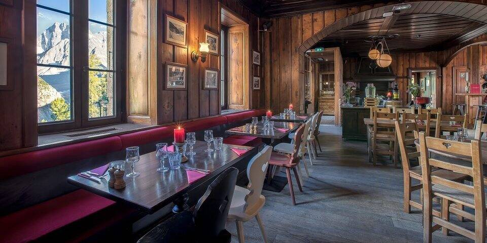 restaurant