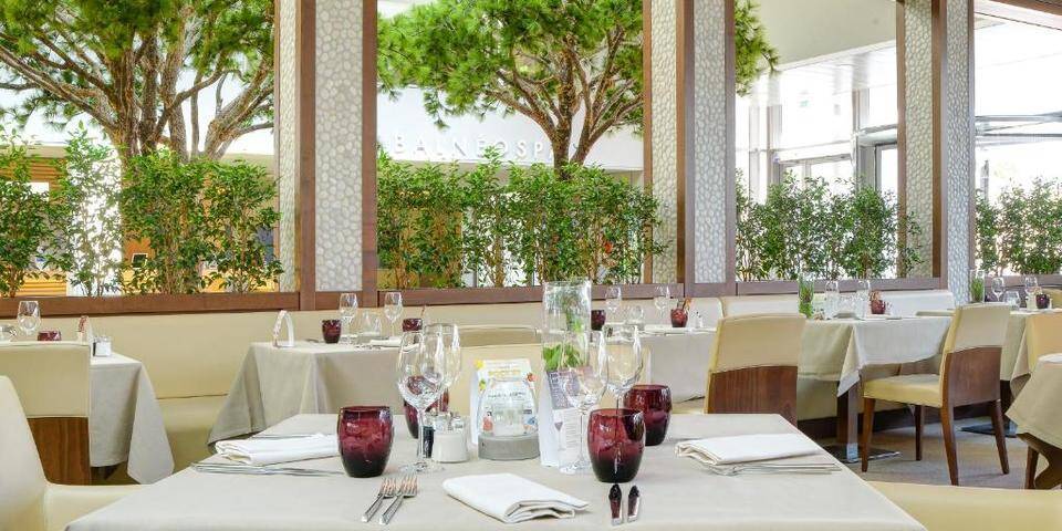 restaurant